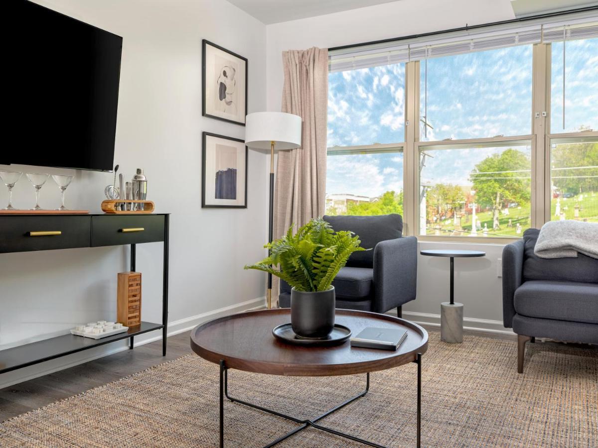 Hyatus At Views *